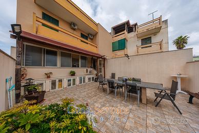 Ampio appartamento con spazi esterni