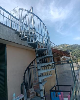 Scala esterna  zincata