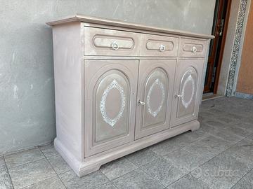 Credenza in stile Arte Povera finitura moderna