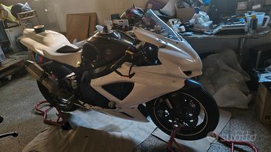 Suzuki gsx-r 750 - pista