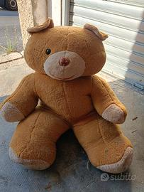 orso grande di peluches