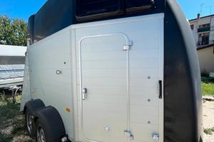 Trailer trasporto cavalli HUMBAUR XANTHOS AERO