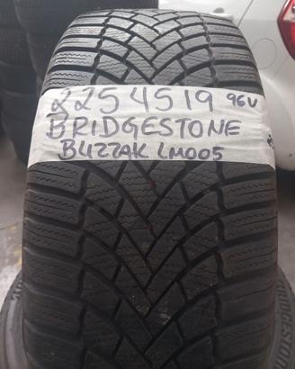 GOMME 225 45 19  BRIDGESTONE INVERNALI M+S