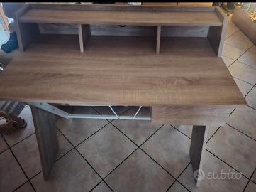 scrivania  nuova 54 cm per 100 cm