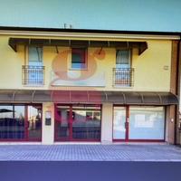 Ufficio negozio e appartamento