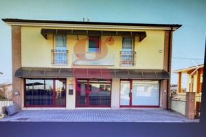 Ufficio negozio e appartamento