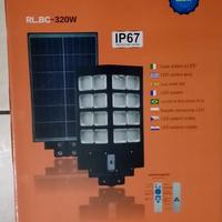 Lampione stradale 320w ad energia solare con senso