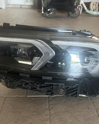 Faro BMW serie 3 2025 sinistro