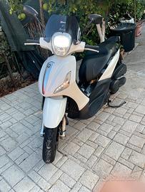 Beverly 350