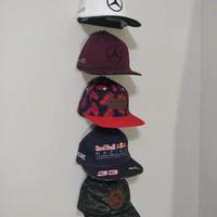 Espositore per cappelli da muro
