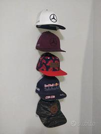 Espositore per cappelli da muro