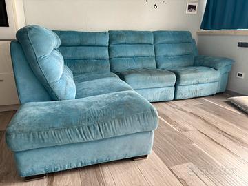 Divano con sedili alzabili