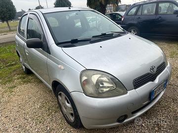 TOYOTA Yaris anno 2001 perfetta di meccanica