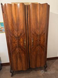 Armadio e credenze in legno