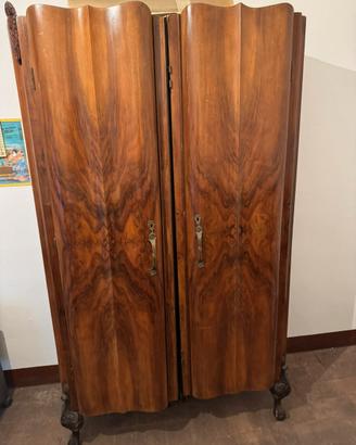 Armadio e credenze in legno