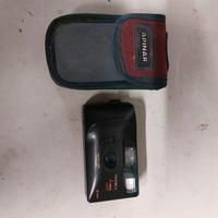 Macchina fotografica yashica super mini