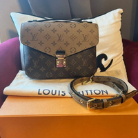 Louis Vuitton Pochette Metis Monogramma Reverse