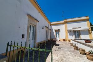 Castro marina al centro