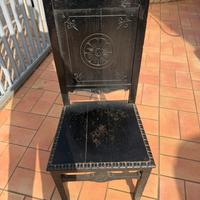 N.2 antiche sedie in legno