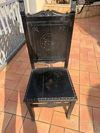 N.2 antiche sedie in legno