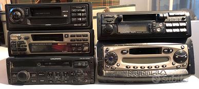 Autoradio con musicassette vintage anni 80-90