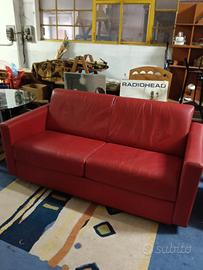 Divano letto in pelle rosso