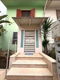 VILLA A SCHIERA A BARLETTA