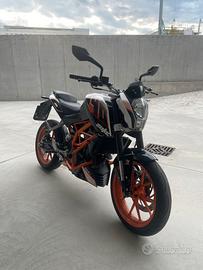 KTM Duke 390 ABS (2015)