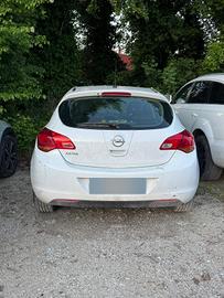 Opel astra del 2012