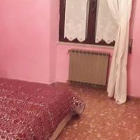 Camera grande singola 300 euro solo donne