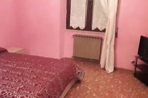 Camera grande singola 300 euro solo donne