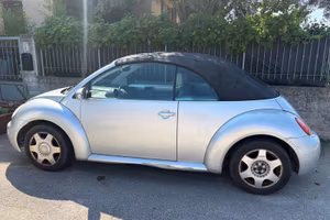 AUTO DI ALTRI TEMPI CON FASCINO IMMUTATO