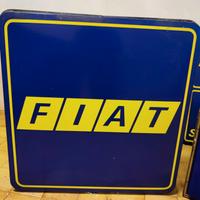 Insegna Fiat gigante 