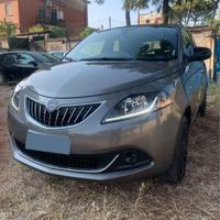 Lancia Ypsilon hybrid UNIPRO.
