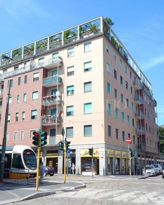 Immobile di 165 m² con 2 locali a Milano
