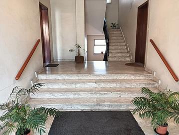 Riposto, appartamento con garage (CT)