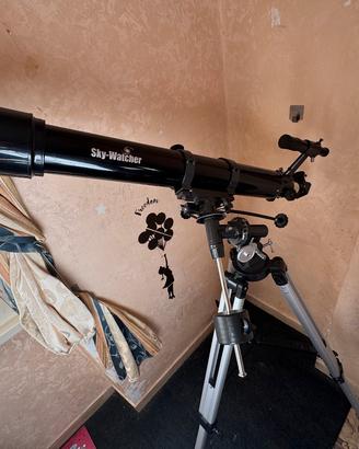 Telescopio skywatcher D90 f 910 con montatura eq 2