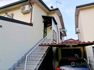 Villetta a schiera di 99 m² con 4 locali e box aut