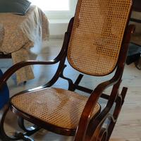 Sedia a dondolo in legno