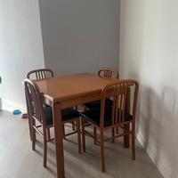 Tavolo con sedie
