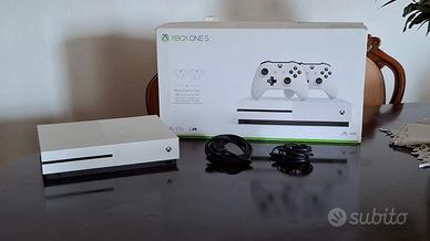 Xbox One S 1Tb +Volante/Pedaliera Hori +Monitor HP