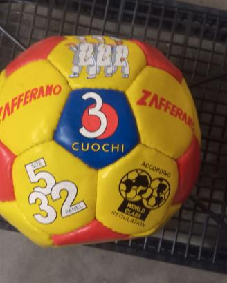 Pallone da calcio "tre cuochi"