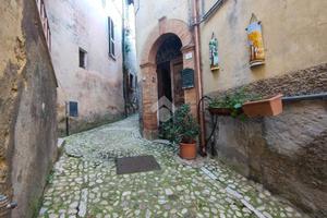 3 LOCALI A POGGIO CATINO