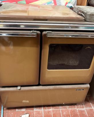 Stufa con forno - cucina economica anni ‘80