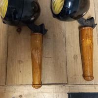 lampade anni 70 manico in legno scocca in plastica