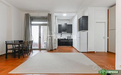 AMPIO MONOLOCALE CON POSSIBILITÀ DI TRASFORMAZIONE