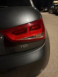 Faro posteriore dx audi a1 led casa madre