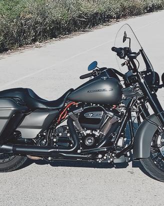 Harley-Davidson Road King Special. - 2018