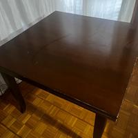 Tavolo in legno massiccio