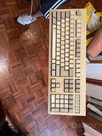 Tastiera vintage PS/2 beige